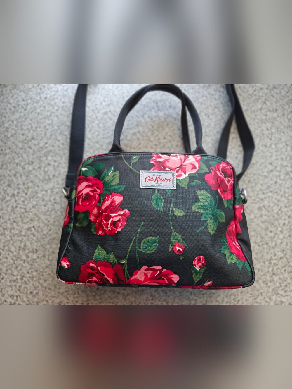 Cath Kidston Matt Oilcloth Busy Bag Handbag Crossbody Roses Pattern Black Red 💚